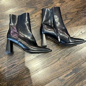 Black heeled ankle bootie